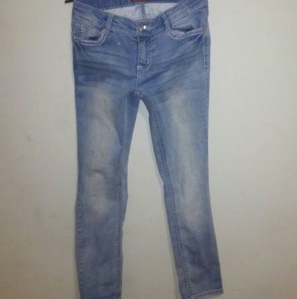 Arizona Jean Co Light Blue Jeans W/ Crystal Button
